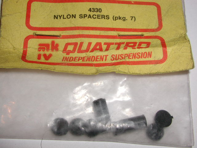 Serpent 4330 Nylon Spacers (pkg. 7), mk IV Quattro
